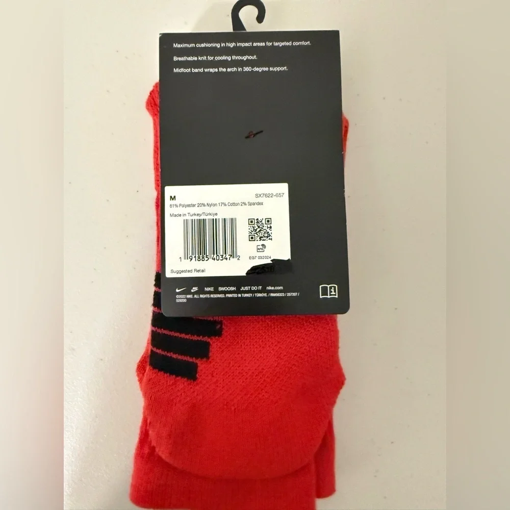 Nike Red and Black Athletic Crew Socks Y-5y-7y.  W- 6-10.  Men 6-8